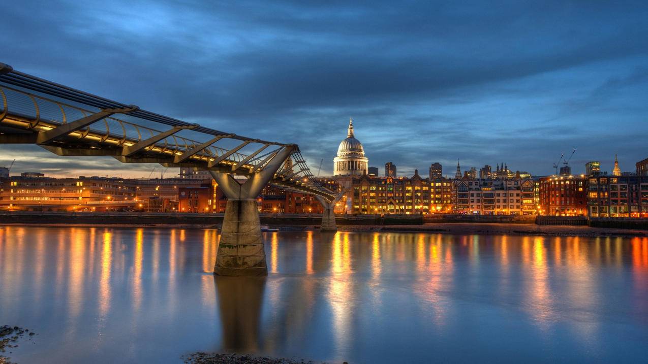 3550万美元A轮融资，Praktika携手AI虚拟导师打造沉浸式英语学习课堂-苹果id平台